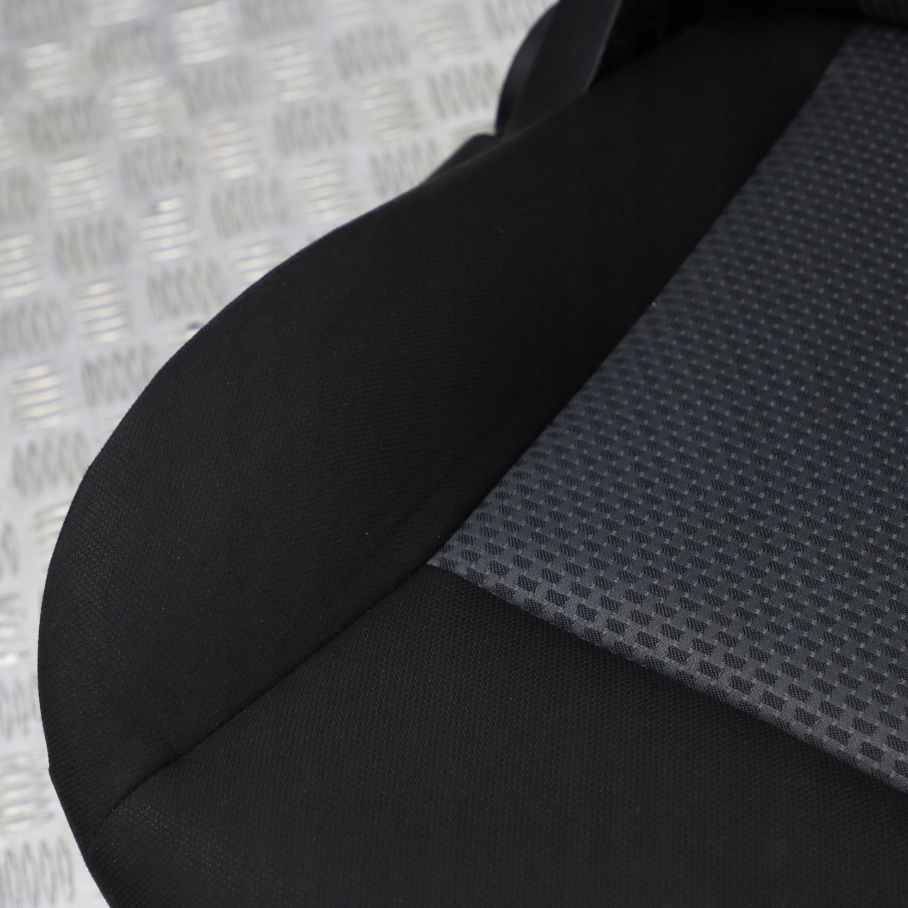 Mercedes-Benz A-Class W169 Cloth Fabric Front Right O/S Seat Black Anthracite