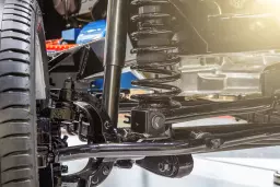 Stock vs. sports suspension – differences in design and is it worth buying used suspension parts?