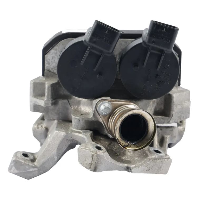 Element układu wydechowego – używany zawór/siłownik z podwójnym elektrozaworem; montaż w kolektorze lub przy katalizatorze performance