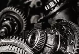 Disponibilità immediata di ricambi auto e tempi di riparazione: in che modo i ricambi OEM usati riducono la permanenza in officina?