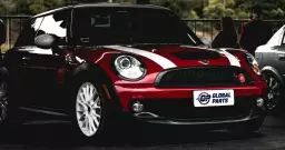 Mini classica vs. MINI moderna: come è cambiato il design e quali parti originali Mini contribuiscono a preservarne il carattere