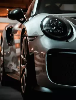 Le luxe à portée de main : comment entretenir une légende Porsche avec des pièces d’occasion éprouvées