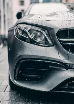 ¿Faros originales o de repuesto? Descubra por qué los faros usados garantizan seguridad e iluminación perfecta.