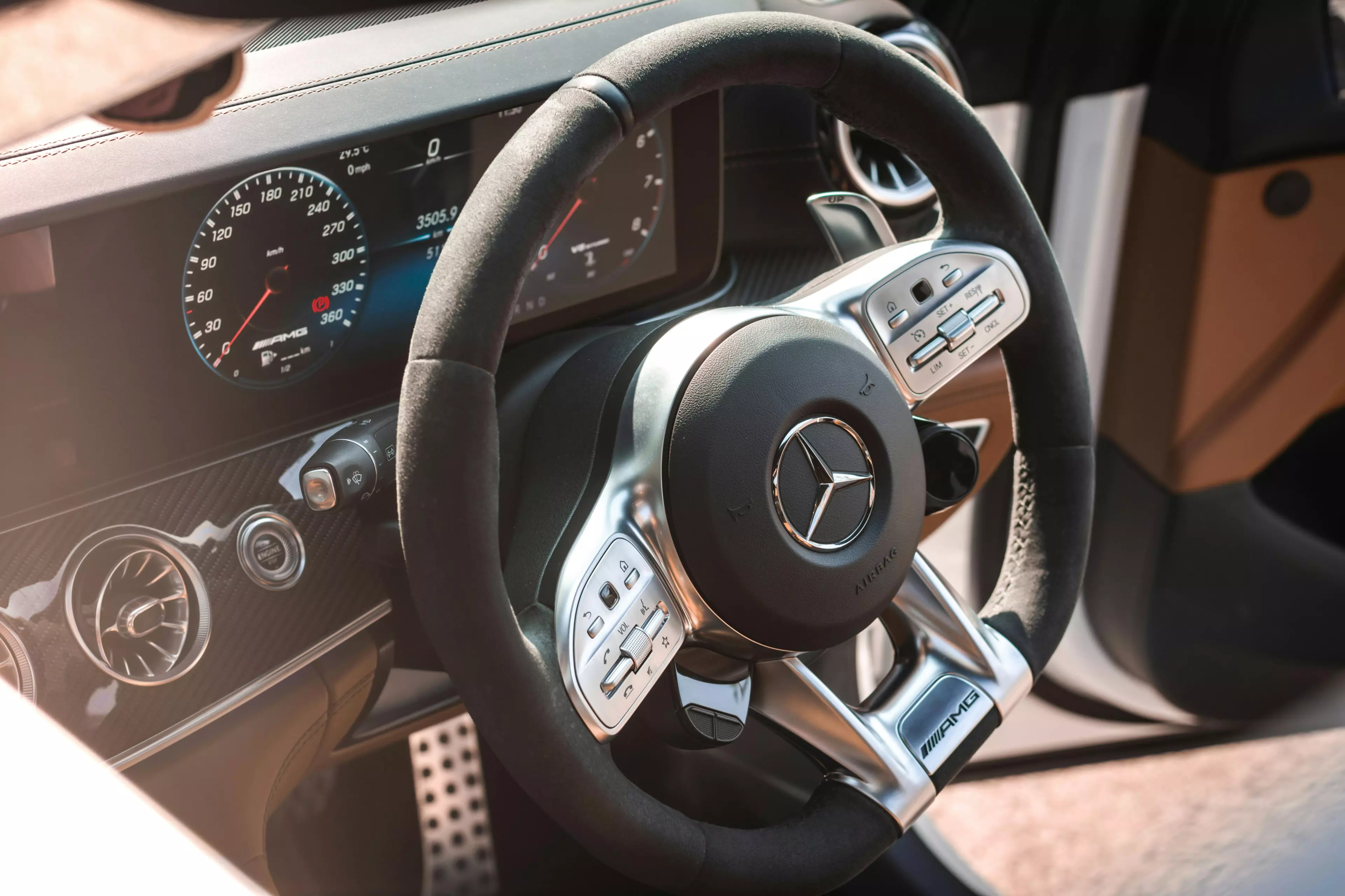 Jeu et fuites au volant : vaut-il la peine d’acheter une crémaillère de direction d’occasion auprès d’un démolisseur professionnel ?