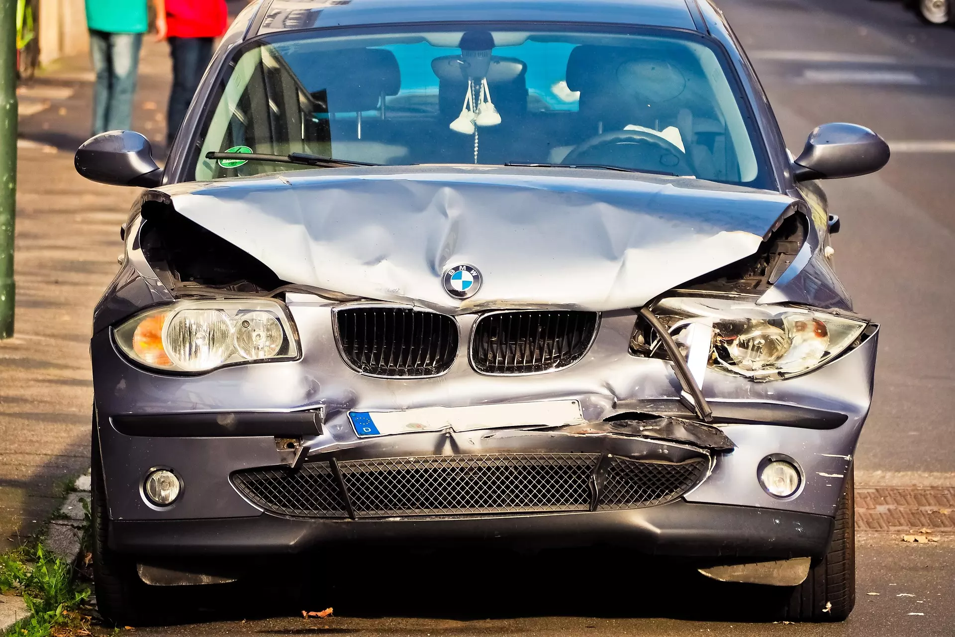 Reparación de automóviles tras una colisión: ¿cómo restaurar su plena funcionalidad con piezas originales usadas y sin pagar de más?