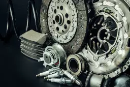 Pièces détachées automobiles d'occasion : mythes et réalités à connaître