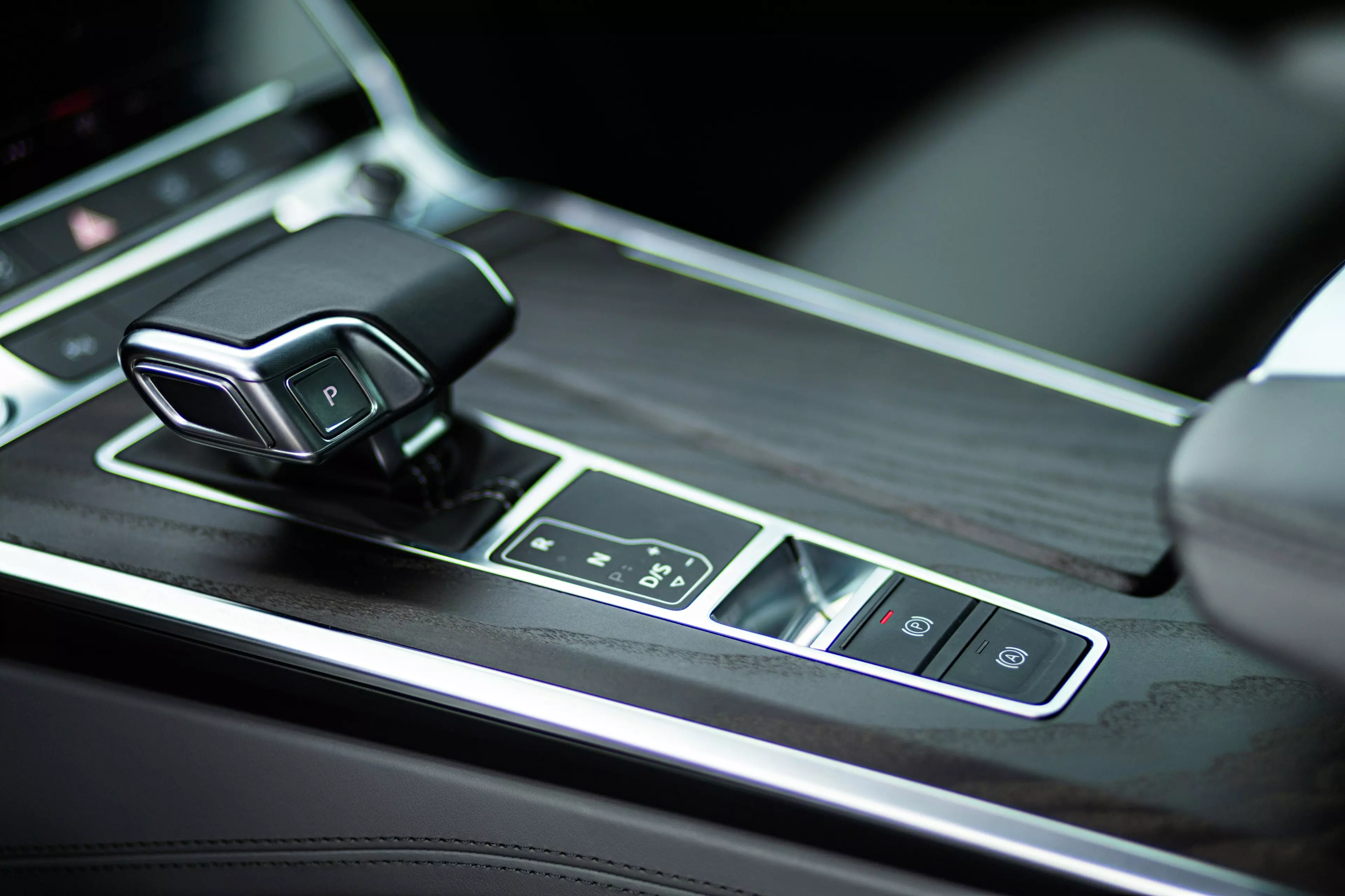 Transmission control units – functions and applications in modern vehicles